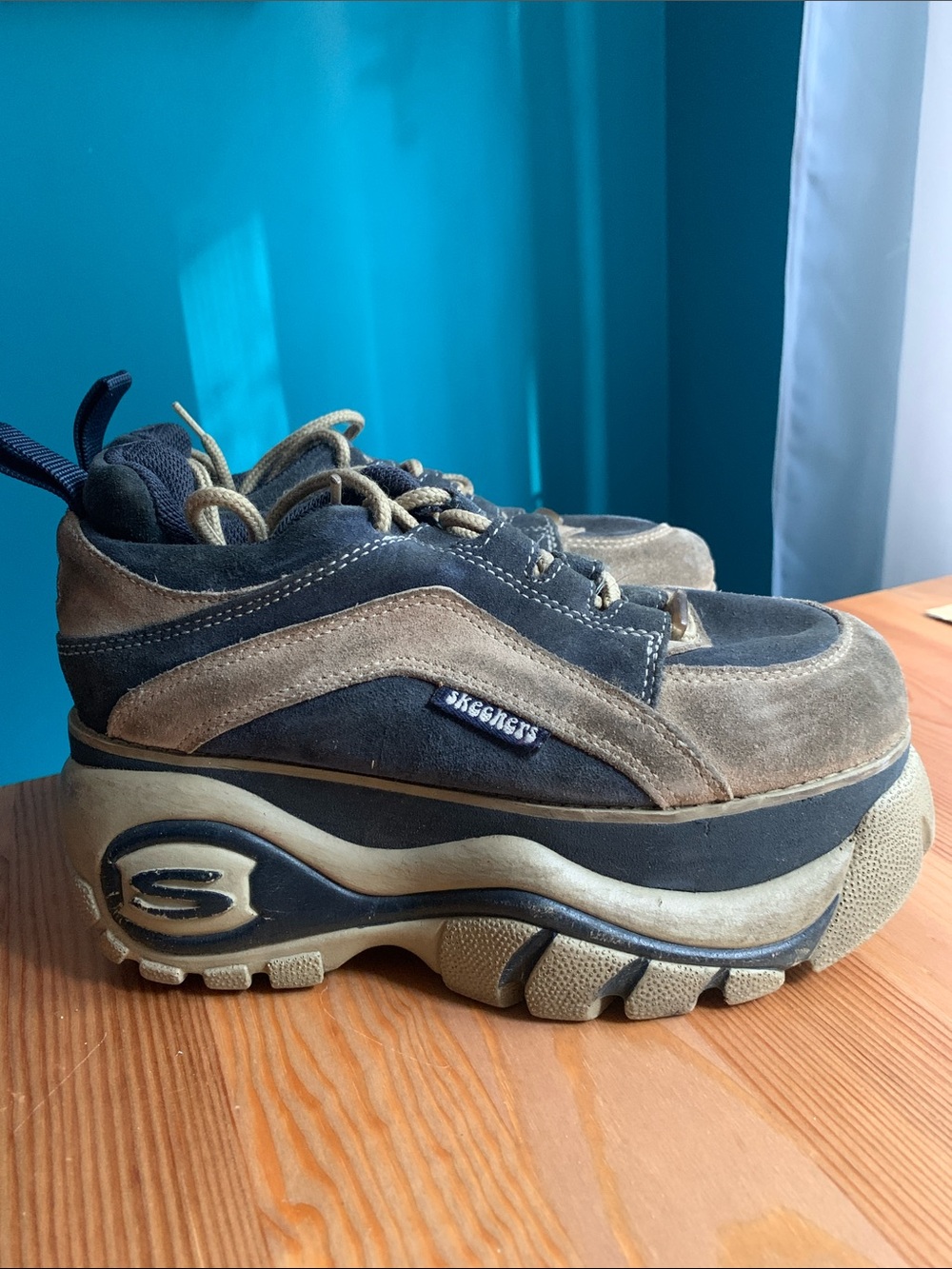 Vintage 1997 Skechers Suede Platform Sneakers Women’s 6.5